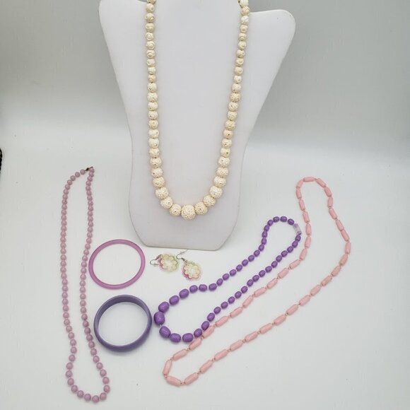 Fun Jewelry Lot of Pastel Pink Purple Cream Colored Necklaces Bracelets Earrings - Picture 13 of 13